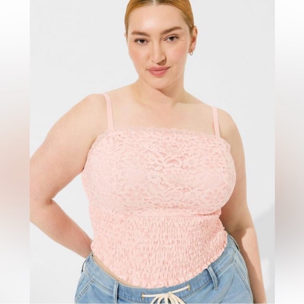 💋 Torrid - Lace Square Neck Smocked Crop Top